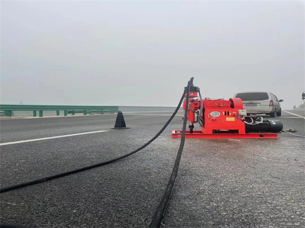 涟水马路路基路面开裂下沉注浆加固灌浆